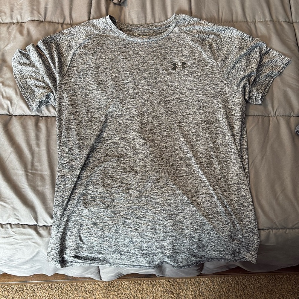 Under Armour T-shirt Size XL